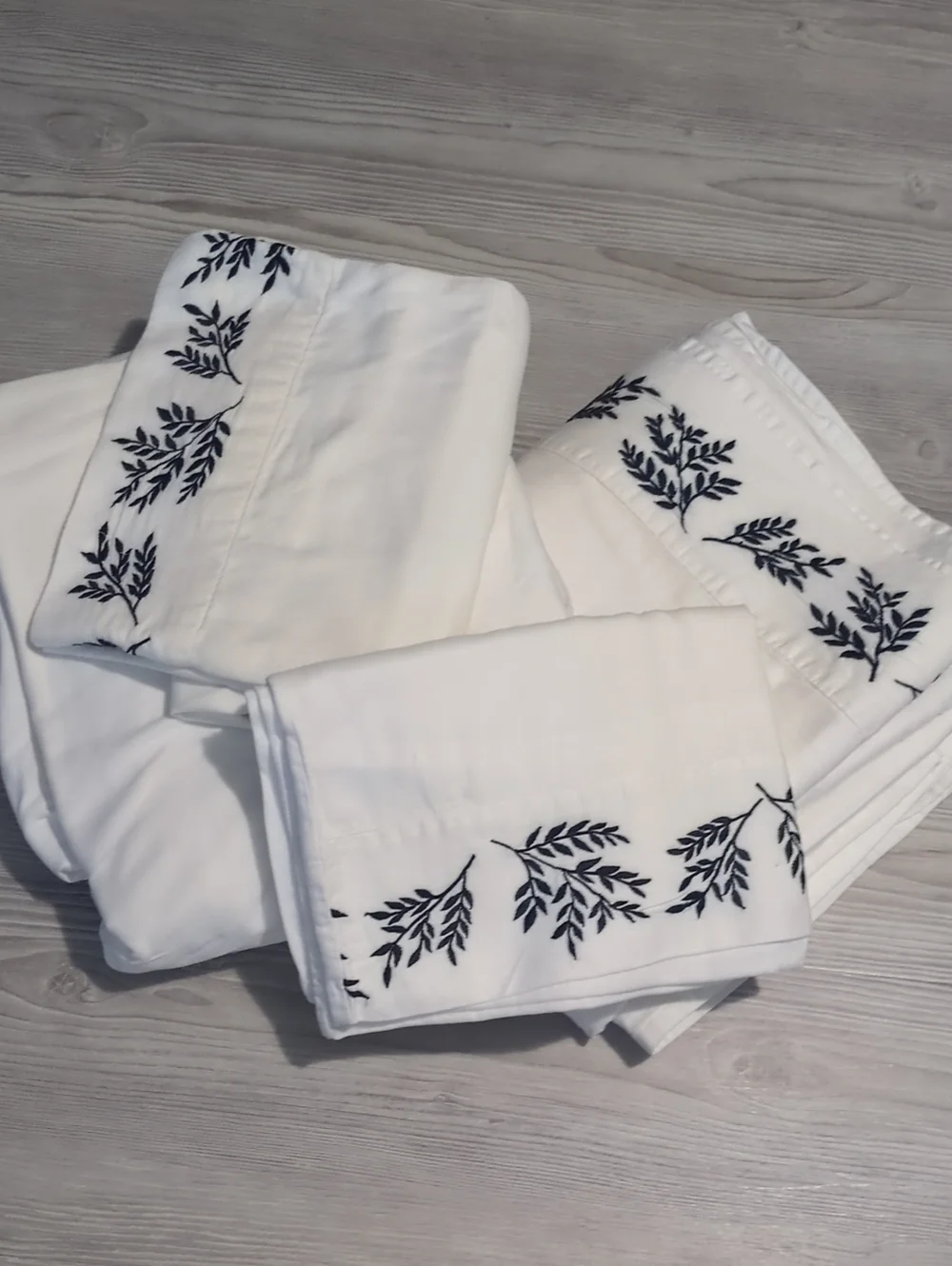 Royal Heritage Home 100% Cotton Full Sheet Set White Black Embroidered 4 Pc